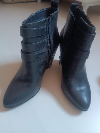 Cuñas cerradas/botines negros