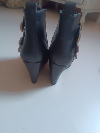 Cuñas cerradas/botines negros