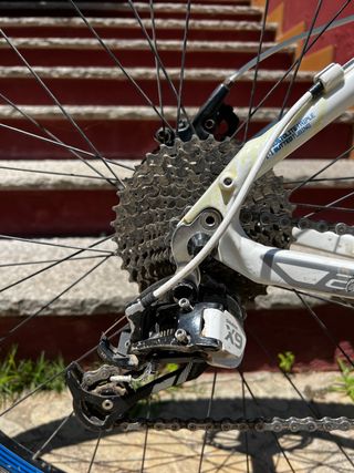 MONDRAKER FINALIST 29'
