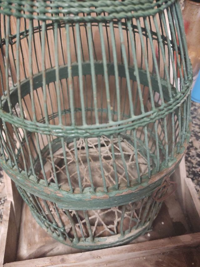 Jaula de perdiz y soporte