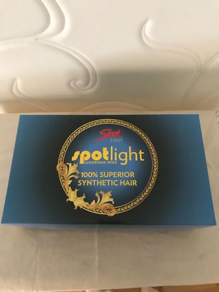 Peluca corta gris con negro