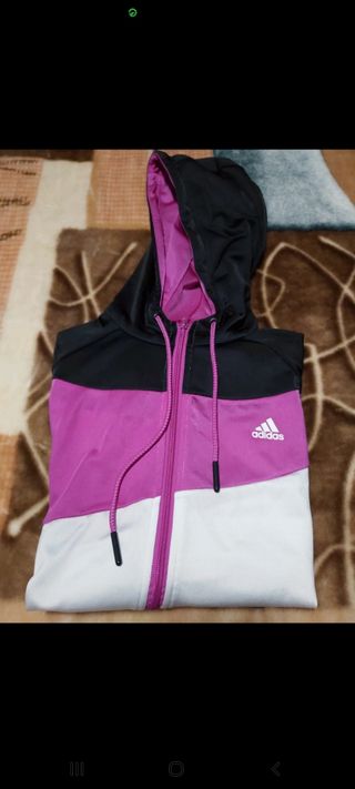 Chándal de chica marca Adidas 
