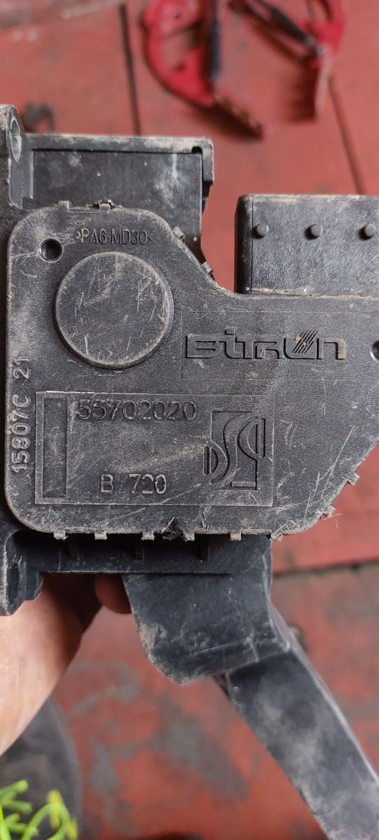 pedal acelerador potenciometro OPEL CORSA D 1.3