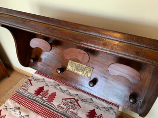 Perchero de madera antiguo