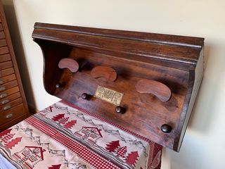 Perchero de madera antiguo