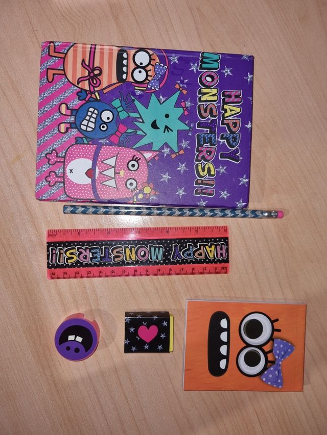 Set papelería monstruos