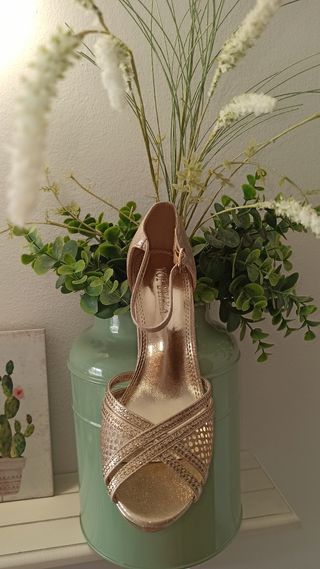 Zapatos de fiesta dorados a estrenar talla 38