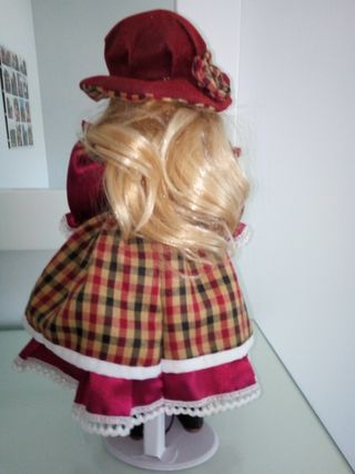 Muñeca de porcelana 38cm.de alta