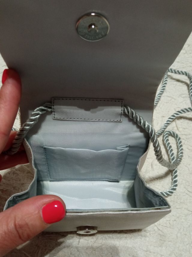Bolsito plateado nuevo