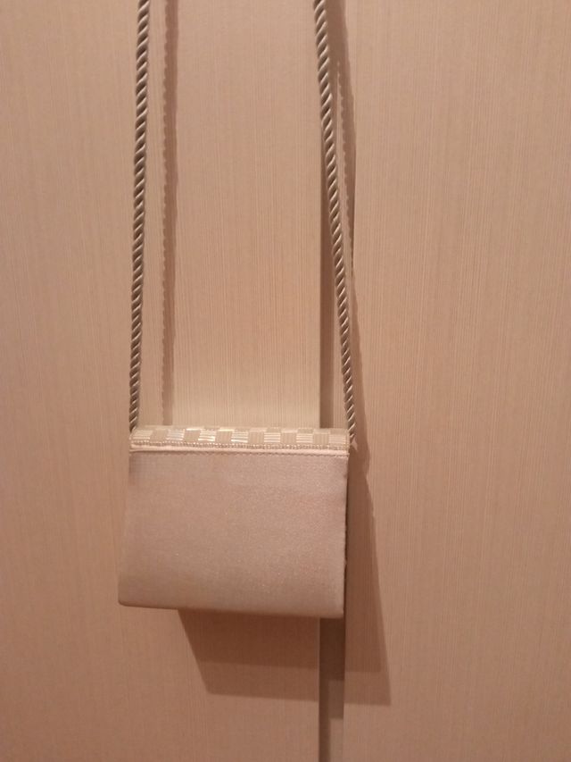 Bolsito plateado nuevo