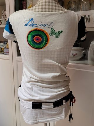 Nueva Sin estrenar Camiseta DESIGUAL TM