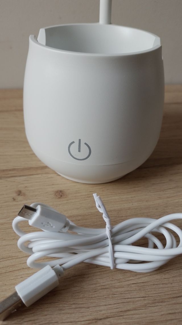 Lámpara flexo Led escritorio o portátil 