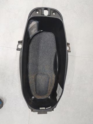 *Honda Lead inyeccion 4 tiempos.Cofre