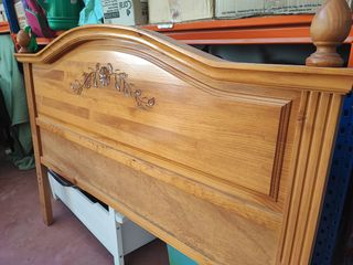 Cabecero madera maciza de pino cama de 135€