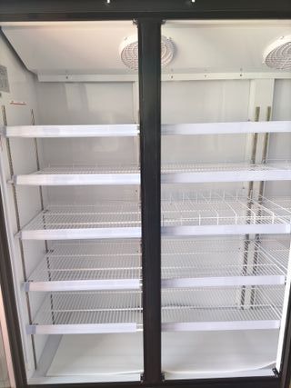 VITRINA VERTICAL REFRIGERADA