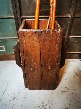 paragüero. antiguo medidor de grano