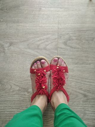 SANDALIAS CUÑA, n. 37 en rojas de ante