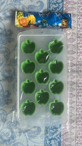 CUBITERA EN FORMA DE MANZANITAS