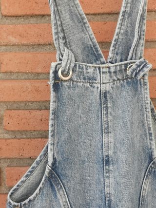 Lote de 3 petos, pantalón y Faldas vaqueras 15€