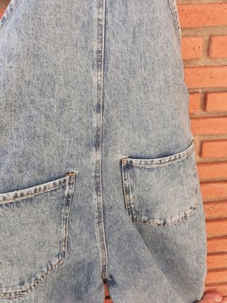 Lote de 3 petos, pantalón y Faldas vaqueras 15€