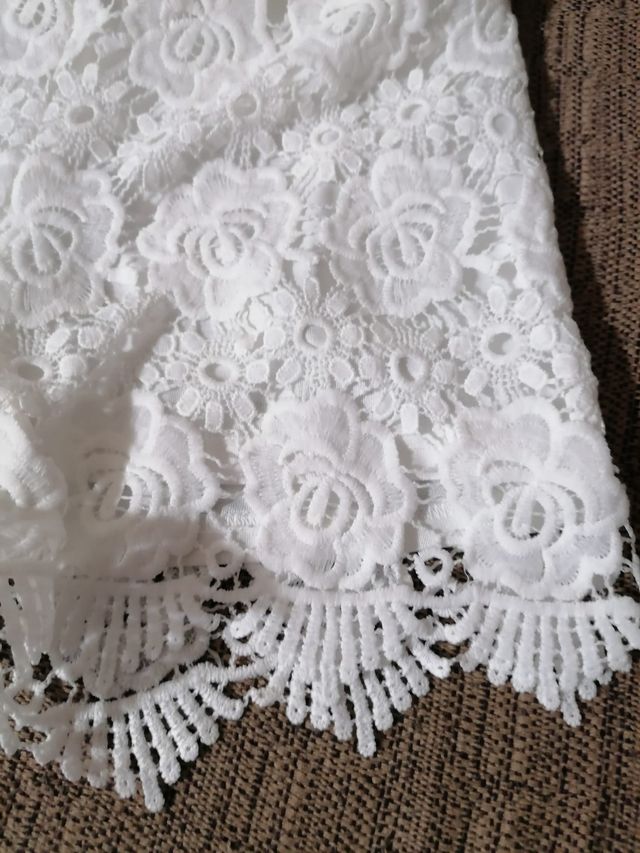 Pantalón cortode encaje