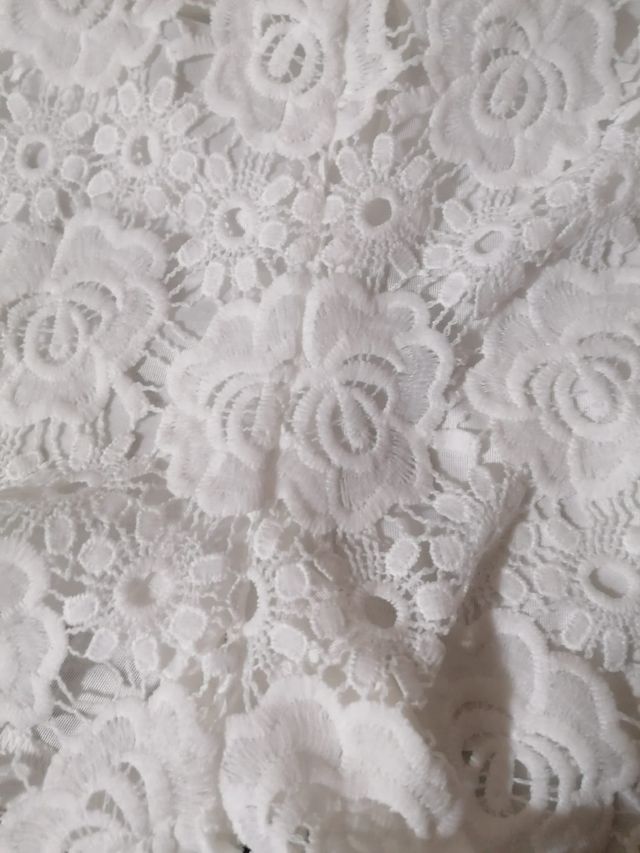 Pantalón cortode encaje