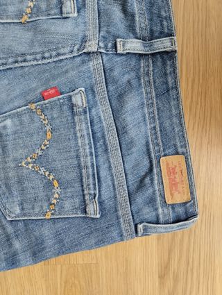 short Levis talla S