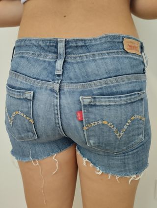 short Levis talla S