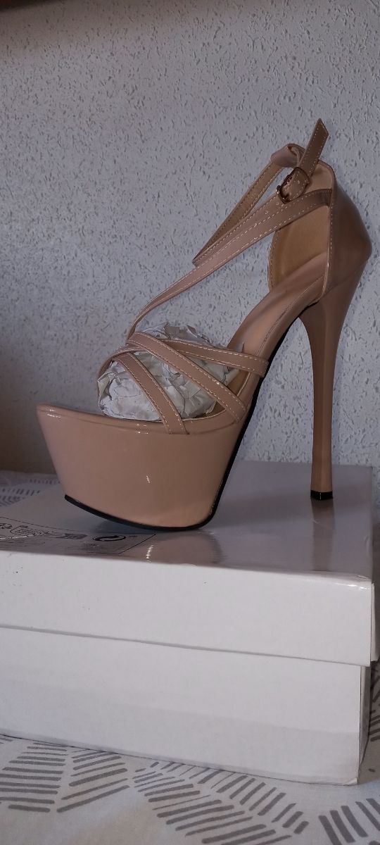 SANDALIAS PLATAFORMA CON TACON FINO