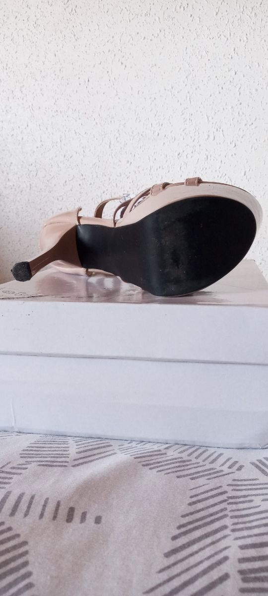 SANDALIAS PLATAFORMA CON TACON FINO