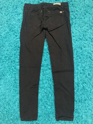 Pantalón vaquero negro