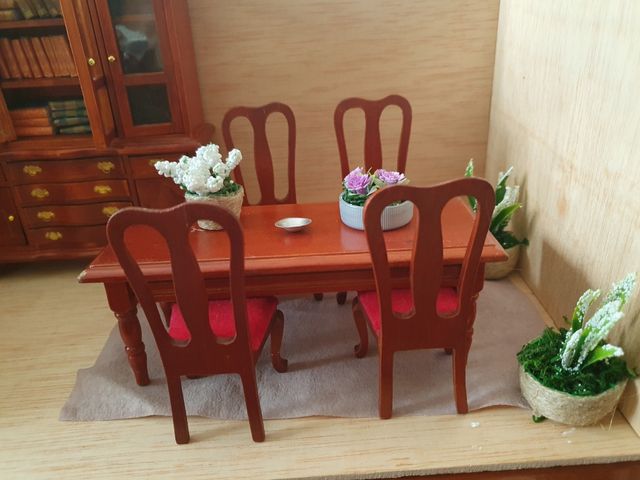 Muebles casa de muñecas