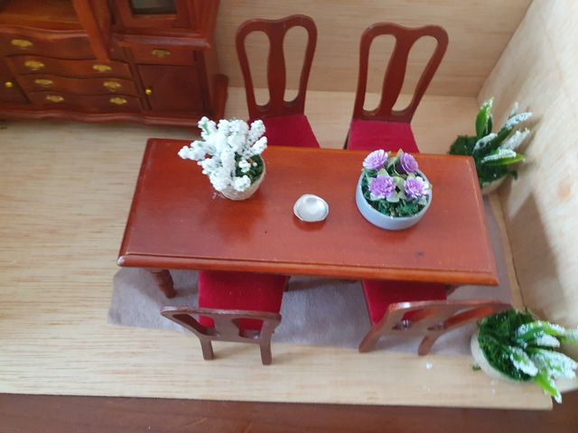 Muebles casa de muñecas