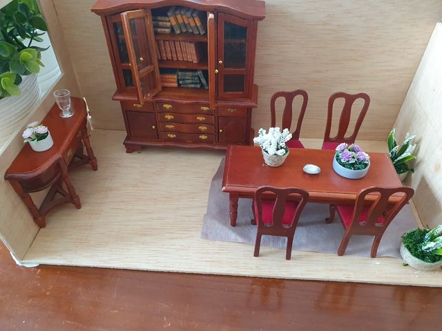 Muebles casa de muñecas