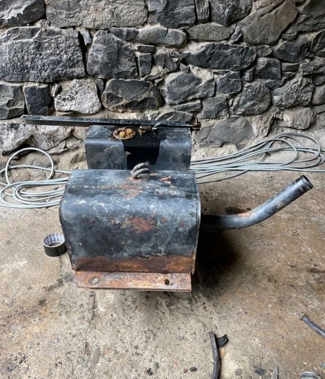 Depósito de combustible land rover santana de segunda mano por 160 EUR