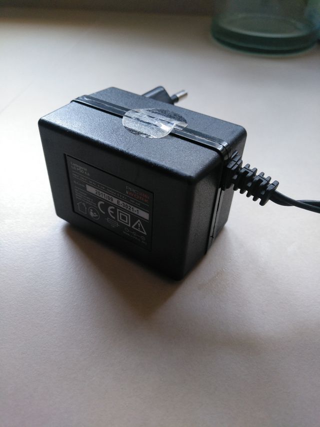 Cargador para atornillador basico