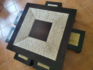 Mesa de centro con butacas