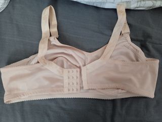 Sujetador nuevo, 105D