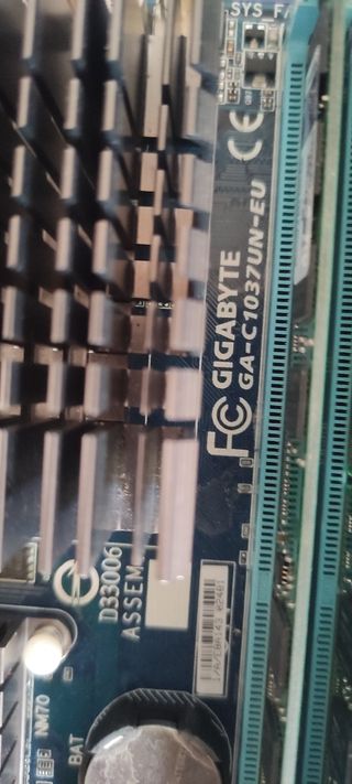 Placa base procesador gigabyte.