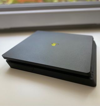 PlayStation 4 Slim 1T + 2mandos