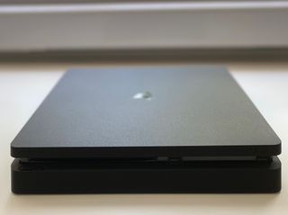 PlayStation 4 Slim 1T + 2mandos