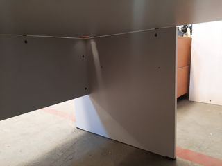 Mesa escritorio despacho con ala y faldón. Ref M61