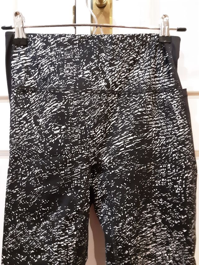 Leggins jaspeado blanco y negro Decathlon 