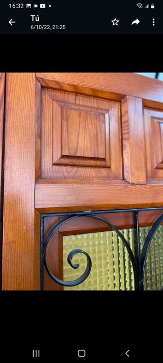 PUERTAS DOBLES DE MADERA MACIZA , CRISTAL Y FORJA