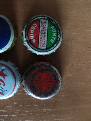 Set di cappelli a corona antichi