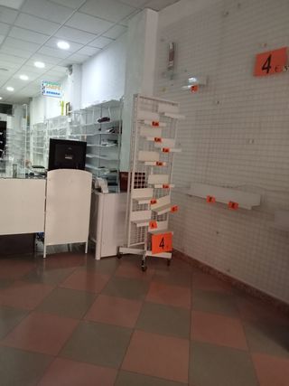 LOCAL COMERCIAL, SE ALQUILA,  CALLE EL PESO