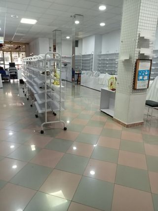 LOCAL COMERCIAL, SE ALQUILA,  CALLE EL PESO