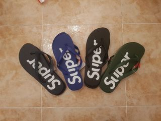 CHANCLAS de goma. 