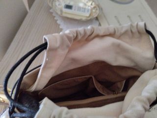 Borsa beige a secchiello a mano o a spalla