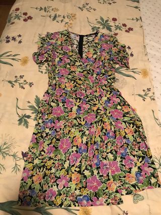 Vestido manga corta zara